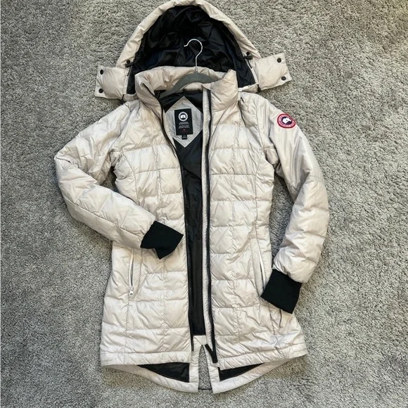 Canada Goose Women's Puffer Jacket in Cream - Picture 3 of 11